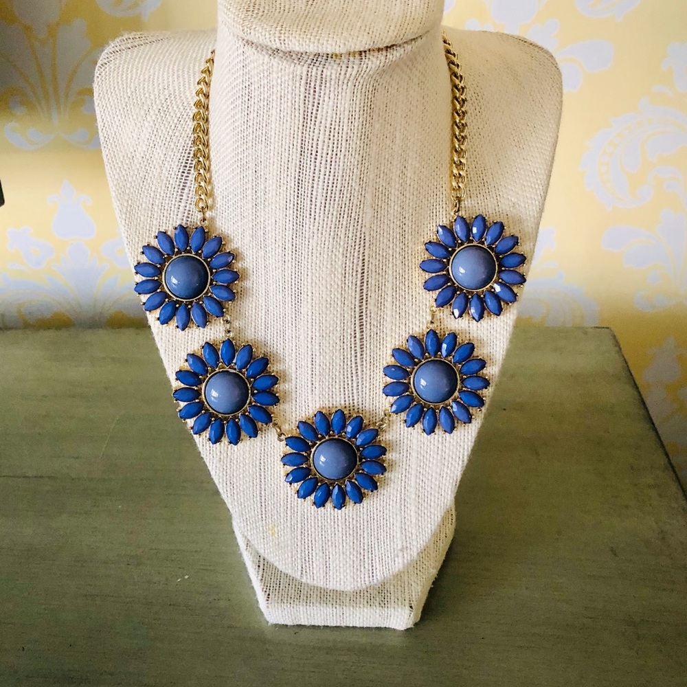 Blue floret necklace